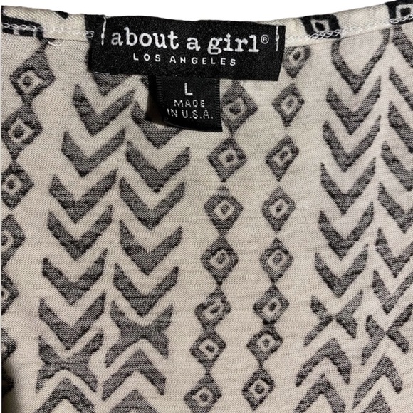 Women’s Tribal Crop Top-LARGE - Picture 5 of 6